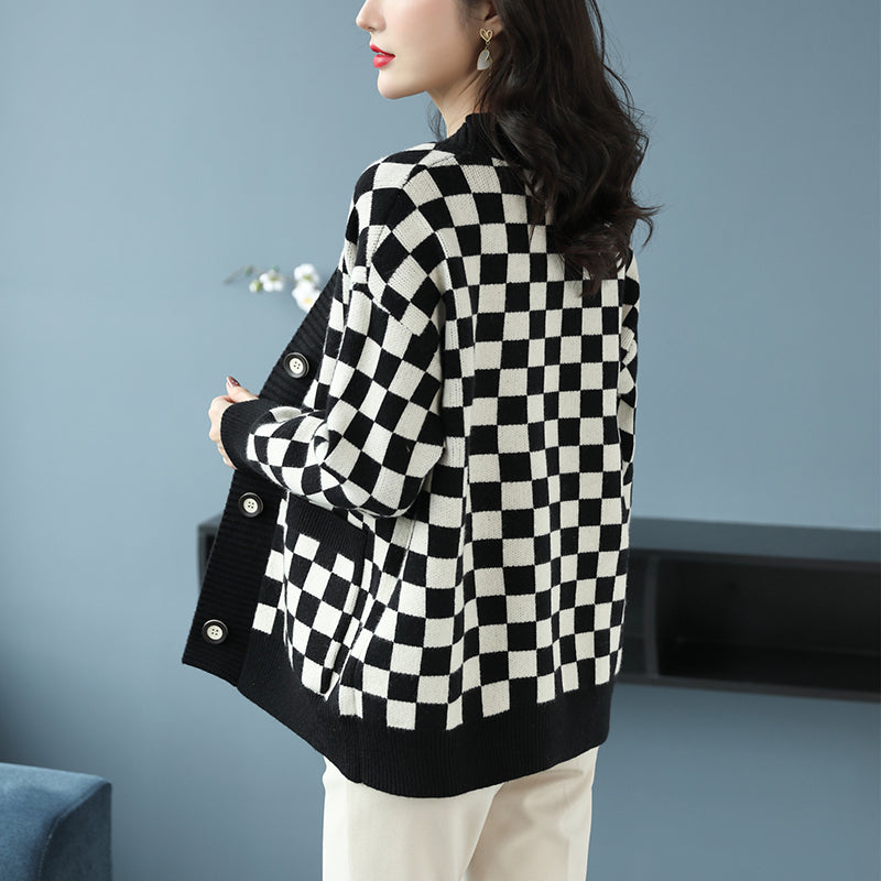 black and white lattice knitting loose coat ma'am Spring and Autumn fashion Foreign style mom Cardigan sweater Outside easy 200 Jin